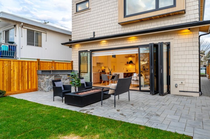 Photo 3 at 2 - 5355 Inverness Street, Knight, Vancouver East