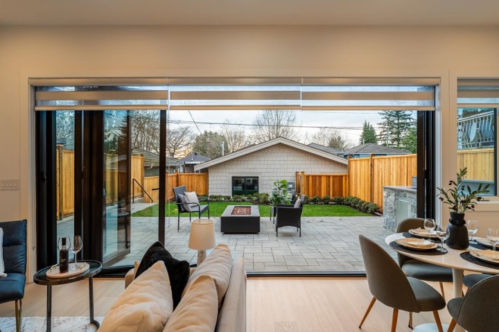 Photo 5 at 2 - 5355 Inverness Street, Knight, Vancouver East