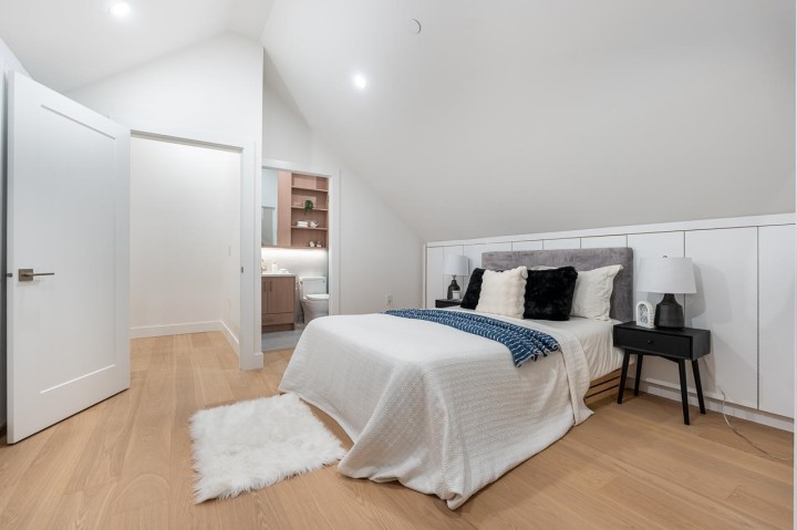 Photo 18 at 2 - 5355 Inverness Street, Knight, Vancouver East
