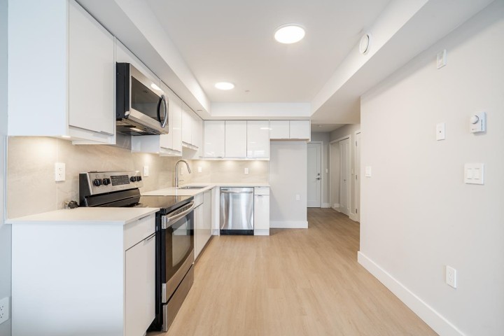 Photo 17 at 206 - 3050 Kingsway, Collingwood VE, Vancouver East