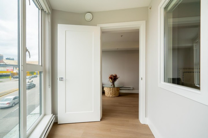 Photo 12 at 206 - 3050 Kingsway, Collingwood VE, Vancouver East