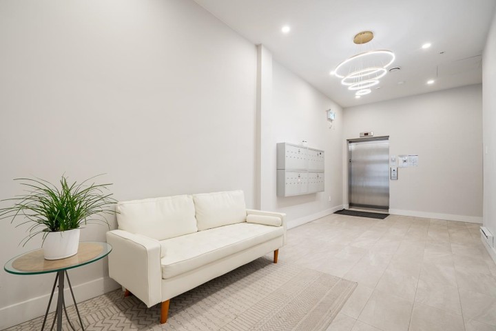 Photo 10 at 206 - 3050 Kingsway, Collingwood VE, Vancouver East