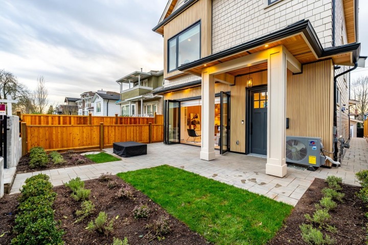 Photo 2 at 1 - 5355 Inverness Street, Knight, Vancouver East