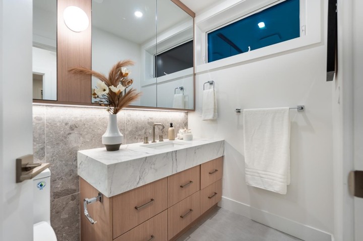 Photo 14 at 1 - 5355 Inverness Street, Knight, Vancouver East