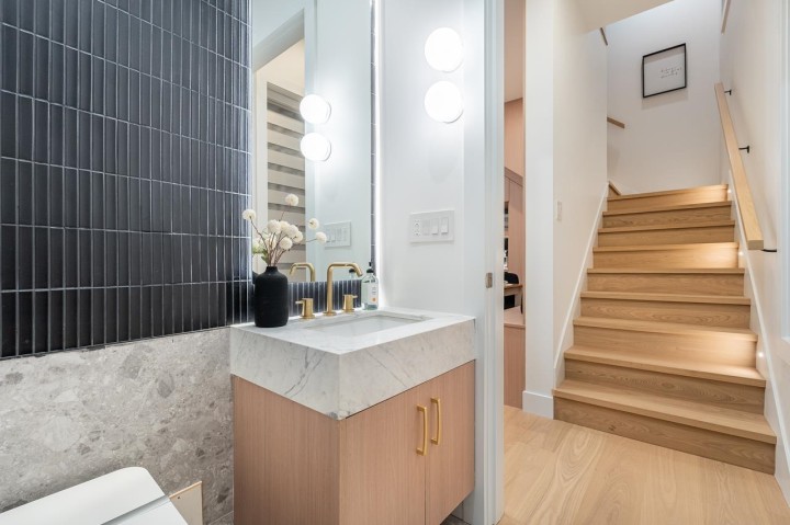 Photo 19 at 1 - 5355 Inverness Street, Knight, Vancouver East