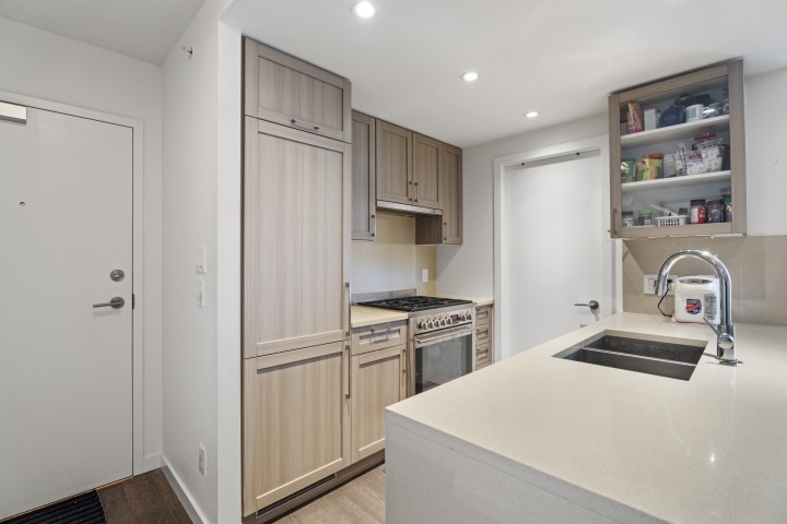 Photo 6 at 1602 - 5515 Boundary Road, Collingwood VE, Vancouver East