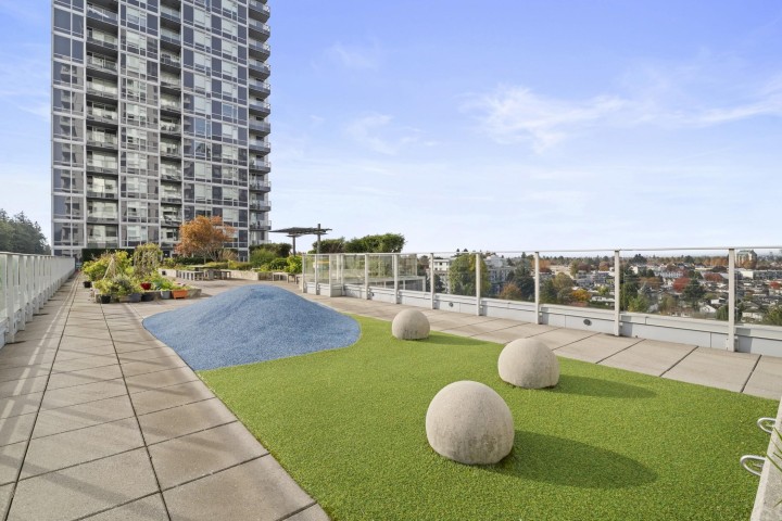 Photo 21 at 1602 - 5515 Boundary Road, Collingwood VE, Vancouver East