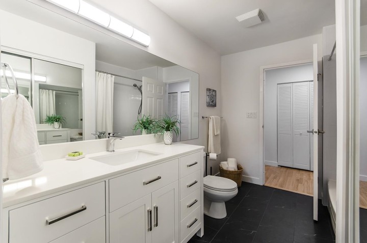 Photo 17 at 303 - 1610 Chesterfield Avenue, Central Lonsdale, North Vancouver