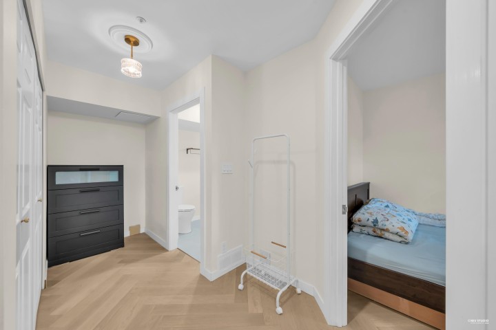 Photo 27 at 3460 Amberly Place, Champlain Heights, Vancouver East