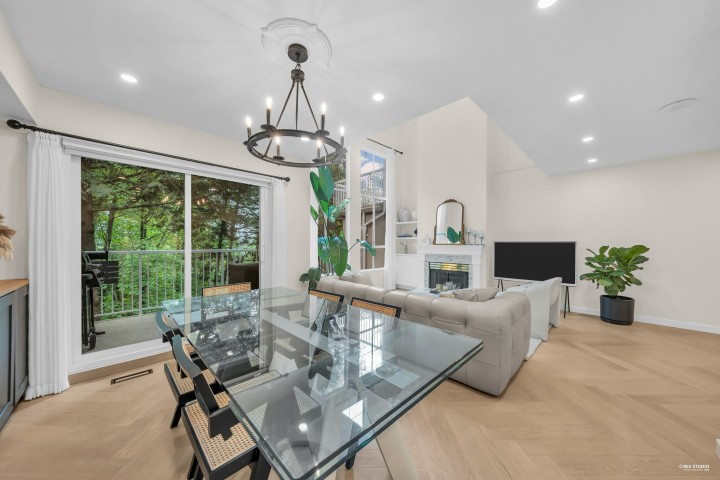Photo 3 at 3460 Amberly Place, Champlain Heights, Vancouver East