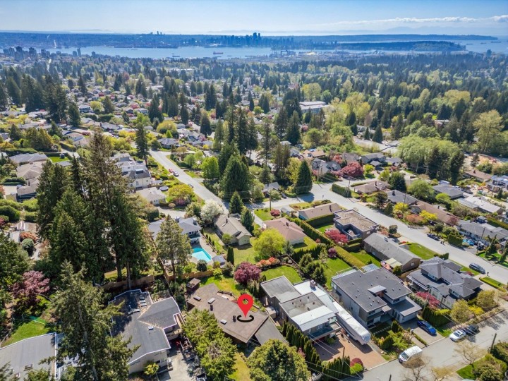 Photo 2 at 241 W Balmoral Road, Upper Lonsdale, North Vancouver