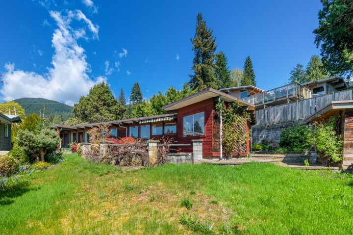Photo 1 at 241 W Balmoral Road, Upper Lonsdale, North Vancouver