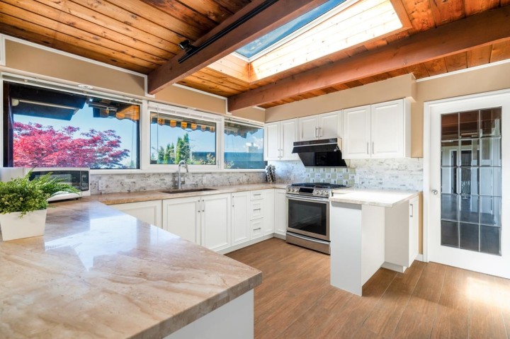Photo 8 at 241 W Balmoral Road, Upper Lonsdale, North Vancouver