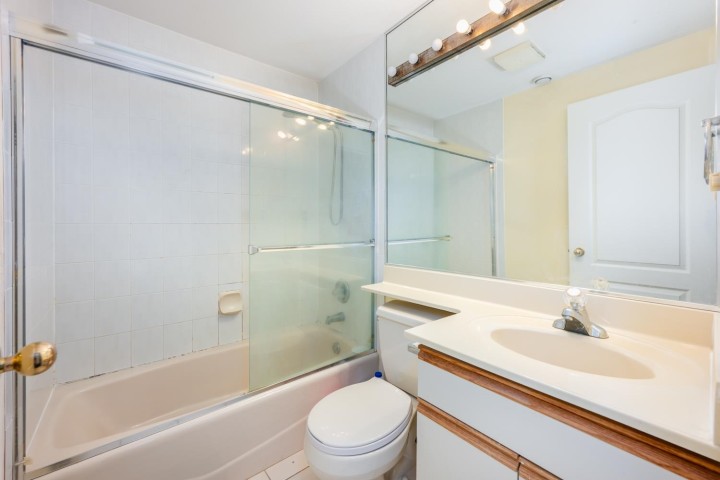 Photo 16 at 122 W 43rd Avenue, Oakridge VW, Vancouver West