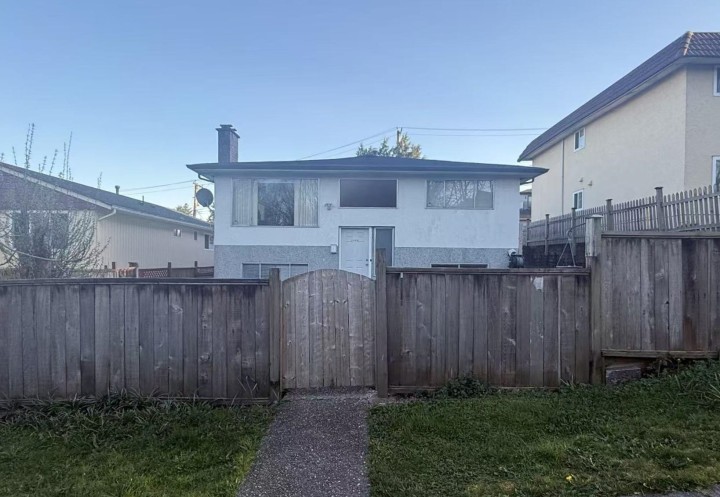Photo 1 at 3466 E 2nd Avenue, Renfrew VE, Vancouver East