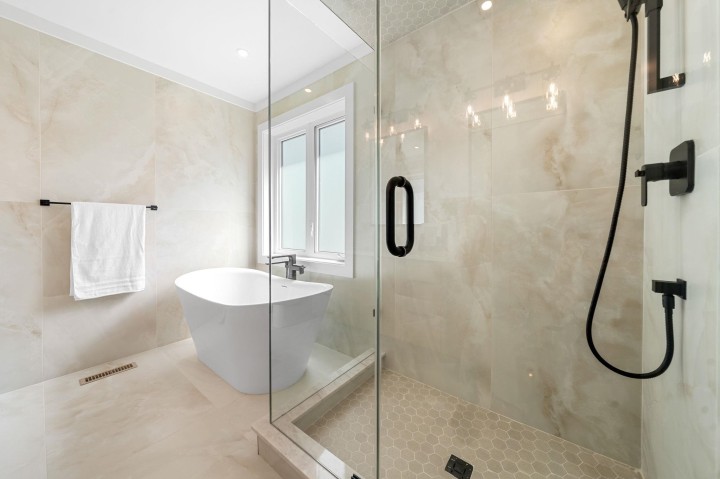 Photo 27 at 1511 Burrill Avenue, Lynn Valley, North Vancouver