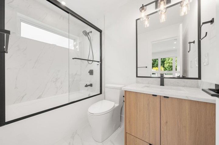 Photo 31 at 1511 Burrill Avenue, Lynn Valley, North Vancouver