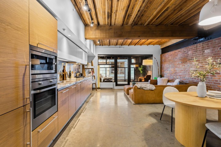 Photo 10 at 410 - 388 W 1st Avenue, False Creek, Vancouver West