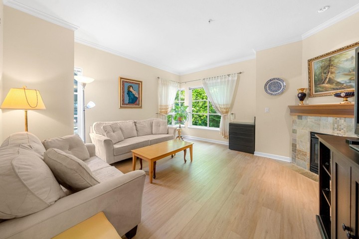 Photo 7 at 15 - 3150 Sunnyhurst Road, Lynn Valley, North Vancouver