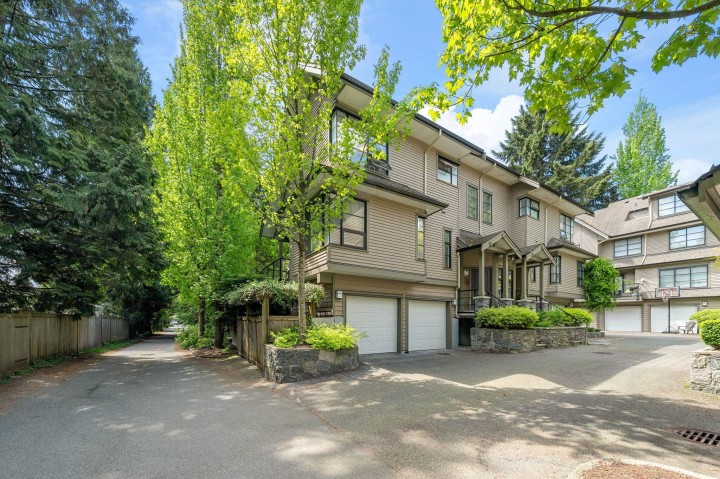 Photo 3 at 15 - 3150 Sunnyhurst Road, Lynn Valley, North Vancouver