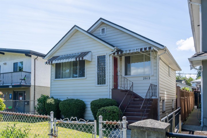 Photo 3 at 2812 E 18th Avenue, Renfrew Heights, Vancouver East