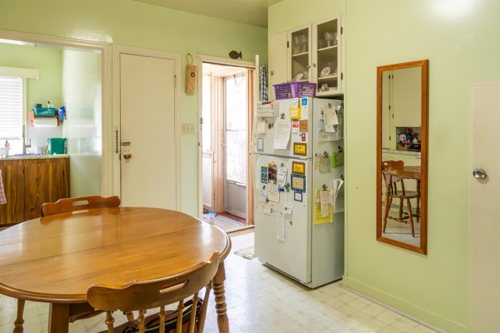 Photo 8 at 2812 E 18th Avenue, Renfrew Heights, Vancouver East