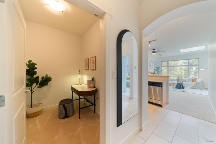 Photo 14 at 404 - 4883 Maclure Mews, Quilchena, Vancouver West