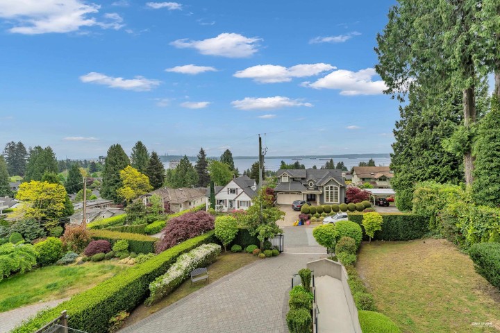 Photo 23 at 2567 Lawson Avenue, Dundarave, West Vancouver