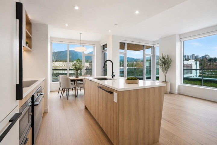Photo 3 at 312 - 755 Harbourside Drive, Harbourside, North Vancouver