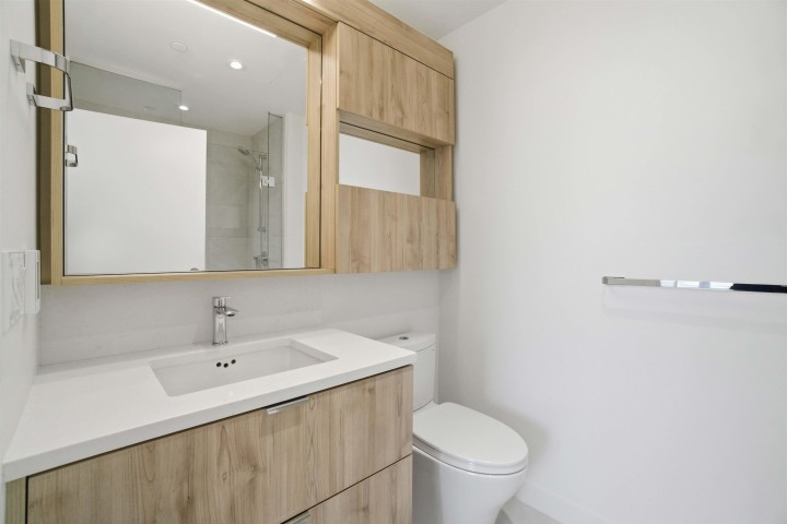 Photo 9 at 312 - 755 Harbourside Drive, Harbourside, North Vancouver