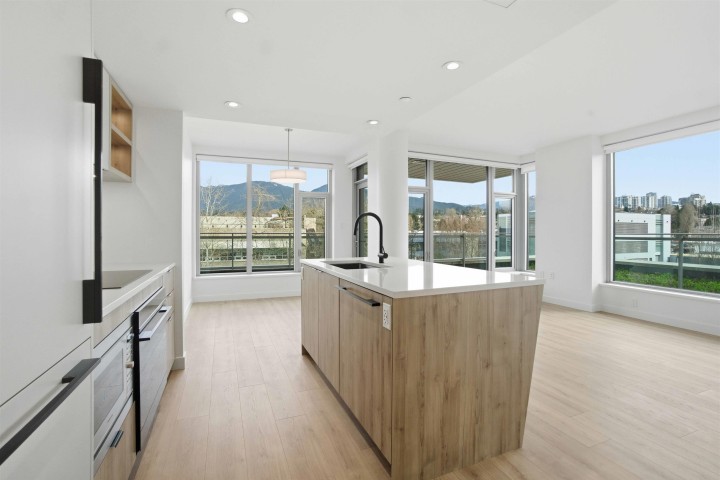 Photo 15 at 312 - 755 Harbourside Drive, Harbourside, North Vancouver