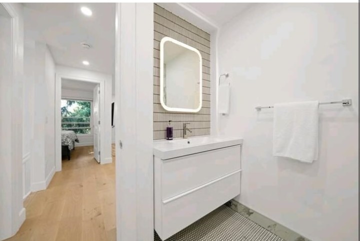 Photo 9 at 1620 Mclean Drive, Grandview Woodland, Vancouver East