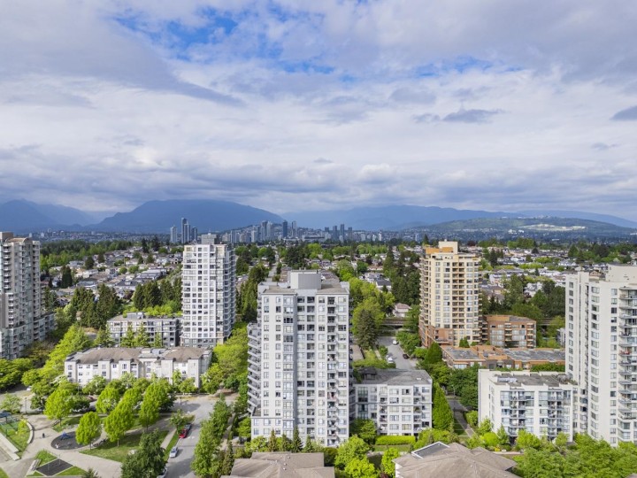 Photo 6 at 503 - 3520 Crowley Drive, Collingwood VE, Vancouver East