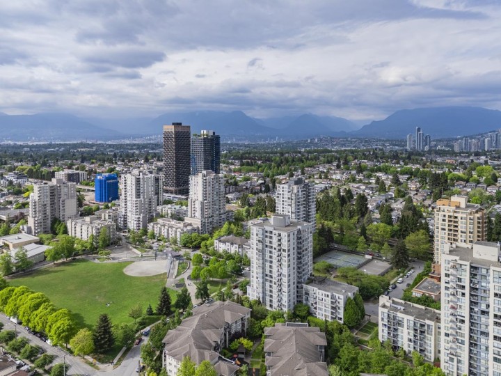 Photo 7 at 503 - 3520 Crowley Drive, Collingwood VE, Vancouver East