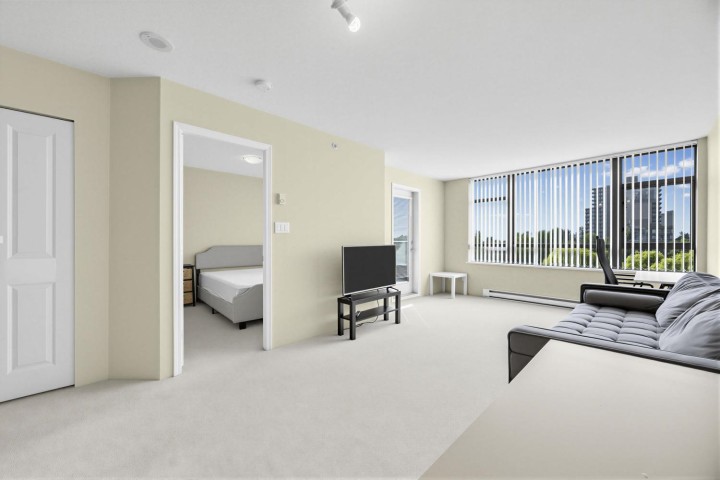 Photo 19 at 503 - 3520 Crowley Drive, Collingwood VE, Vancouver East