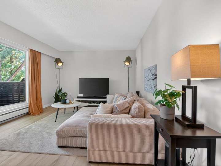 Photo 3 at 304 - 391 E 7th Avenue, Mount Pleasant VE, Vancouver East