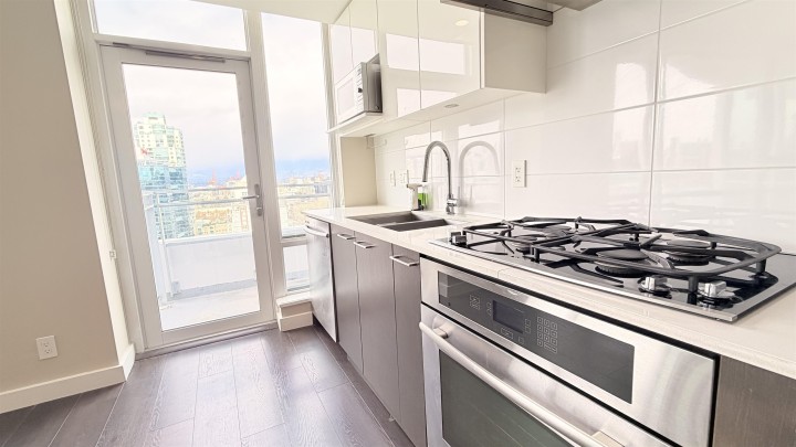 Photo 3 at 2015 - 1618 Quebec Street, Mount Pleasant VE, Vancouver East
