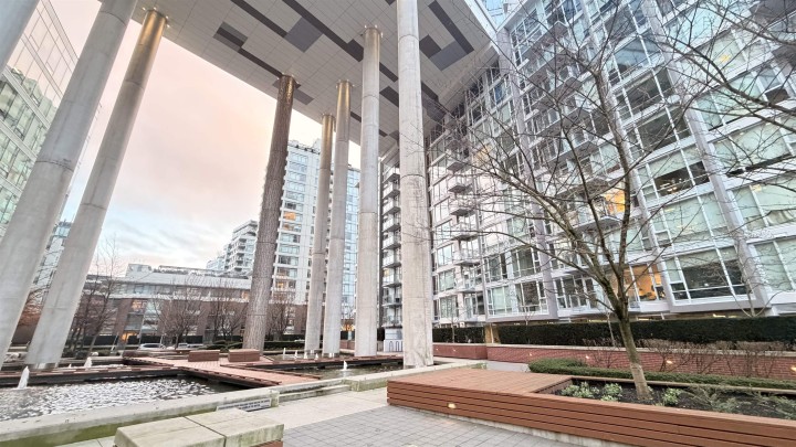 Photo 15 at 2015 - 1618 Quebec Street, Mount Pleasant VE, Vancouver East