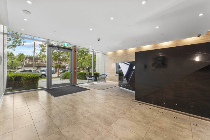 Photo 3 at 806 - 2221 E 30th Avenue, Victoria VE, Vancouver East