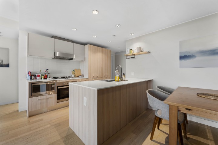 Photo 10 at 806 - 2221 E 30th Avenue, Victoria VE, Vancouver East