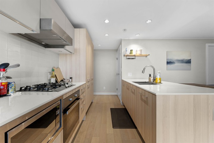Photo 8 at 806 - 2221 E 30th Avenue, Victoria VE, Vancouver East