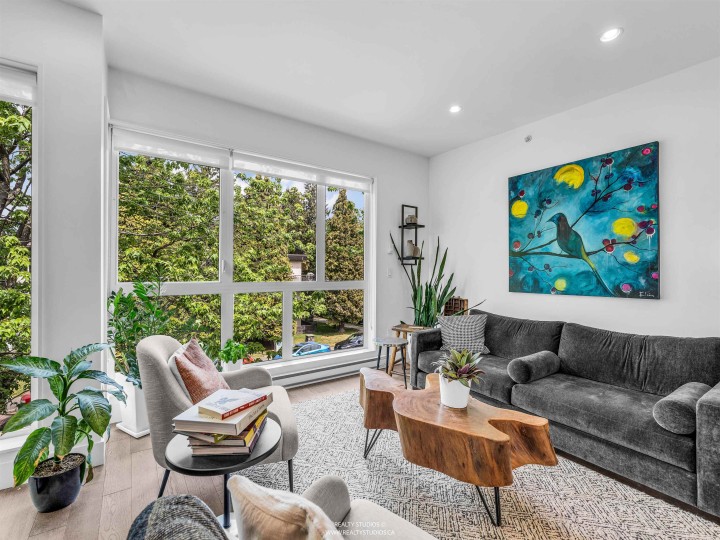 Photo 2 at 627 Victoria Drive, Hastings, Vancouver East