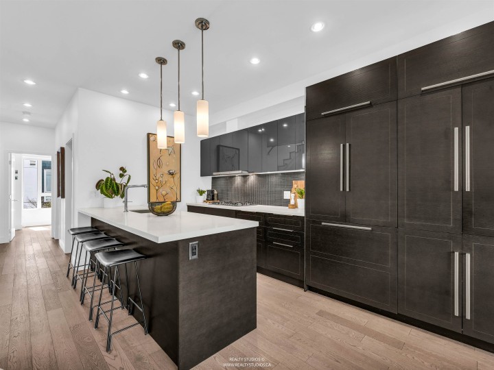 Photo 6 at 627 Victoria Drive, Hastings, Vancouver East