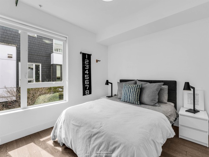 Photo 13 at 627 Victoria Drive, Hastings, Vancouver East