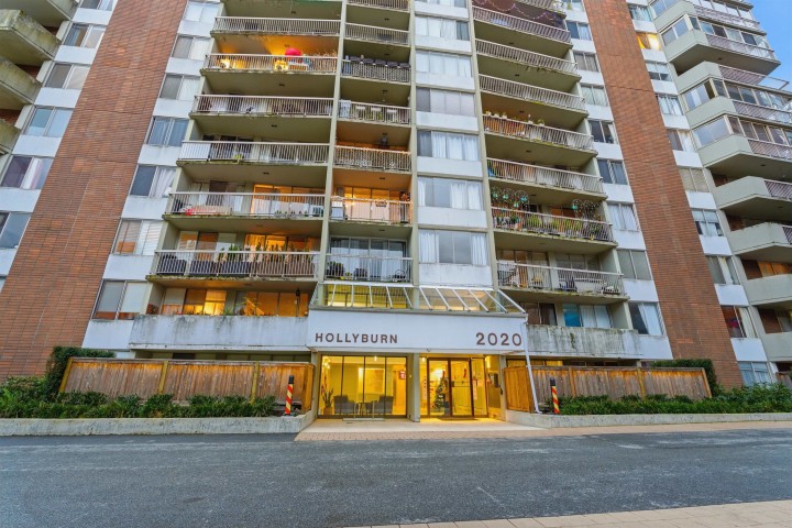 Photo 1 at 808 - 2020 Fullerton Avenue, Pemberton NV, North Vancouver