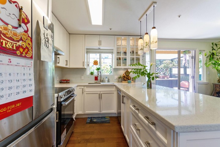 Photo 6 at 2952 W 8th Avenue, Kitsilano, Vancouver West