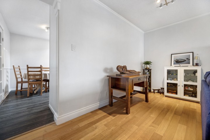 Photo 5 at 828 Nicolum Court, Roche Point, North Vancouver