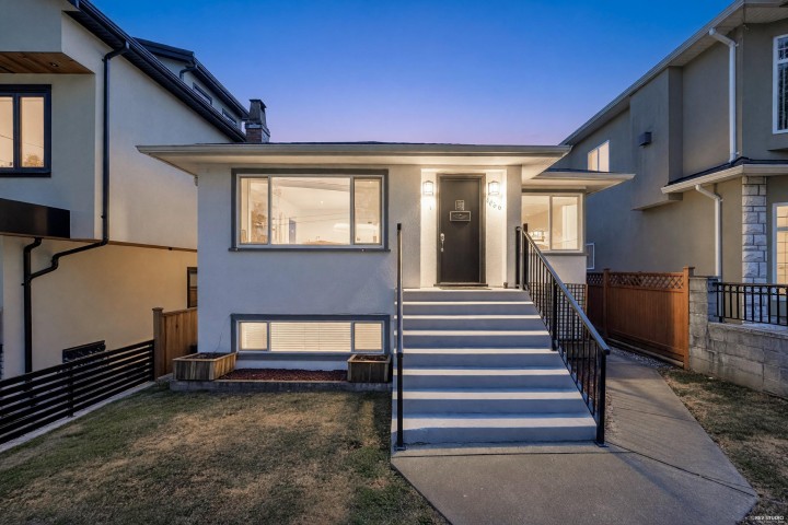 Photo 1 at 1036 Nootka Street, Renfrew VE, Vancouver East