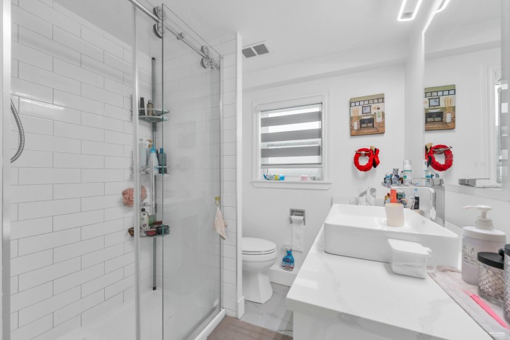 Photo 17 at 8025 Borden Street, Fraserview VE, Vancouver East