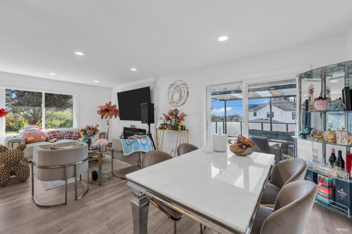 Photo 7 at 8025 Borden Street, Fraserview VE, Vancouver East